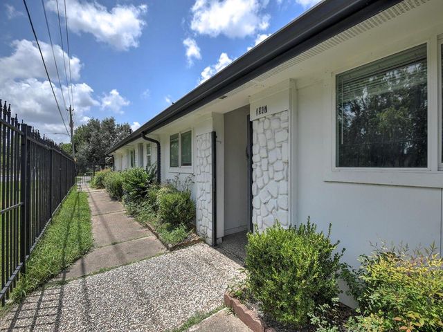 1947 Ojeman Road Road 5, Houston, TX 77080