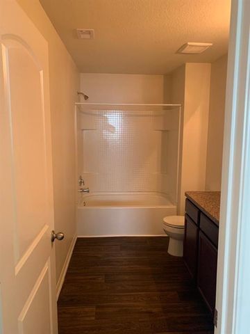 2906 Seacrest Lane, La Marque, TX 77568