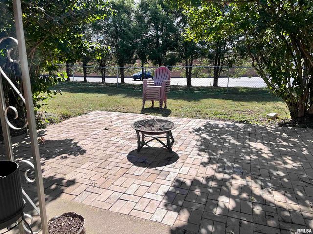 400 Massey Lane, Jacksonville, IL 62650