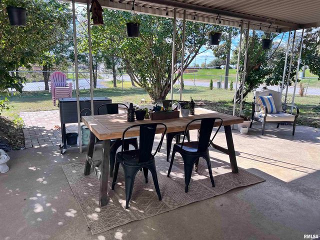 400 Massey Lane, Jacksonville, IL 62650