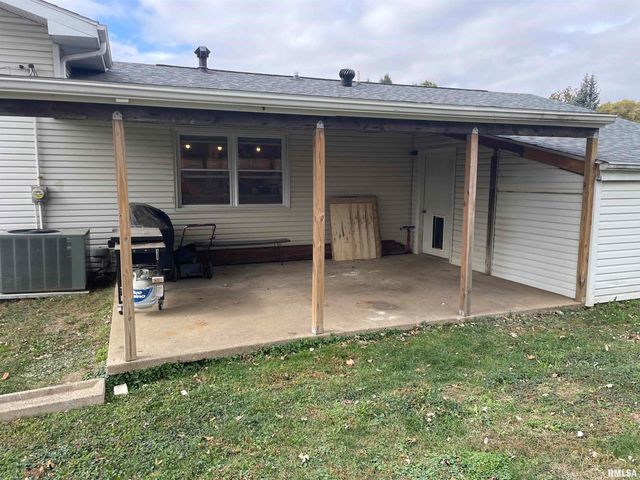 400 Massey Lane, Jacksonville, IL 62650