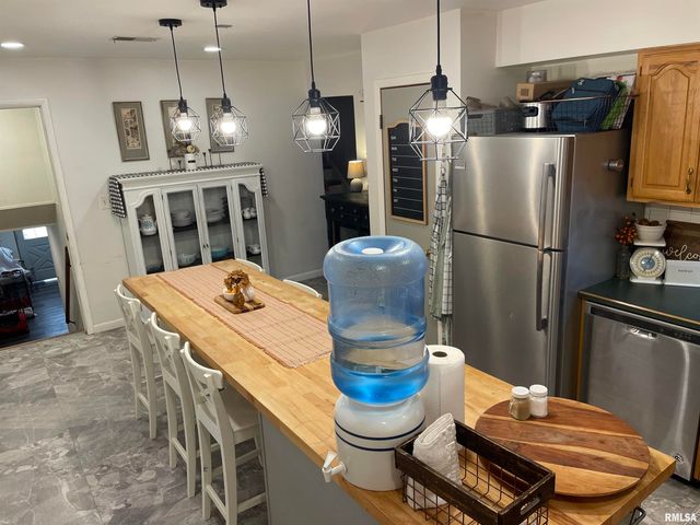 400 Massey Lane, Jacksonville, IL 62650