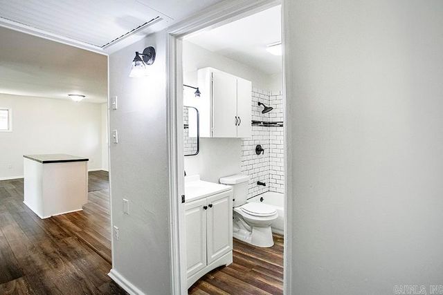 61 S Meadowcliff Drive, Little Rock, AR 72209