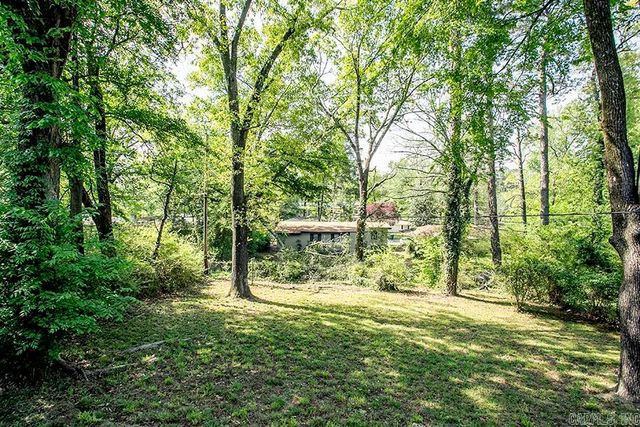 61 S Meadowcliff Drive, Little Rock, AR 72209