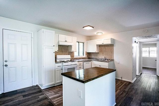 61 S Meadowcliff Drive, Little Rock, AR 72209