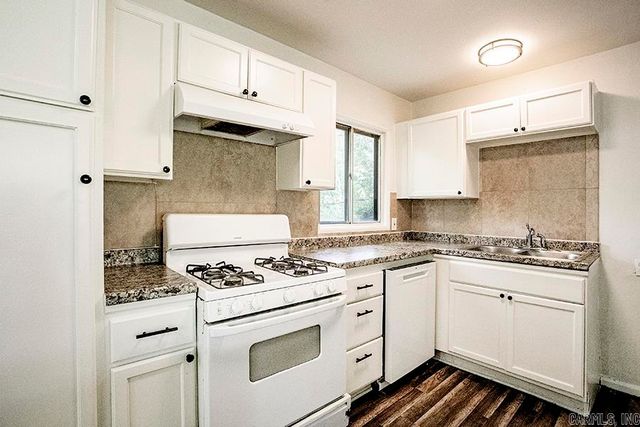 61 S Meadowcliff Drive, Little Rock, AR 72209