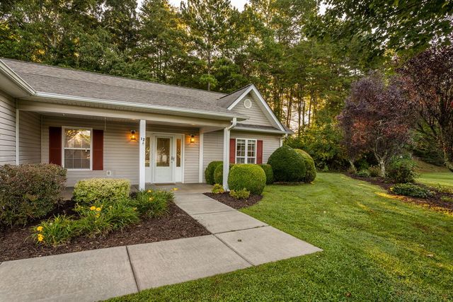 12 Hannah Circle, Blue Ridge, GA 30513
