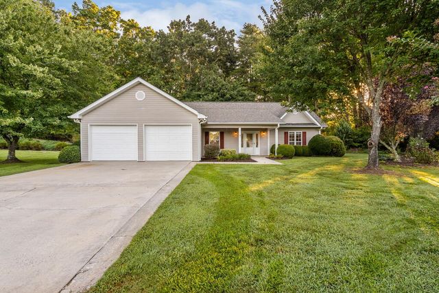 12 Hannah Circle, Blue Ridge, GA 30513