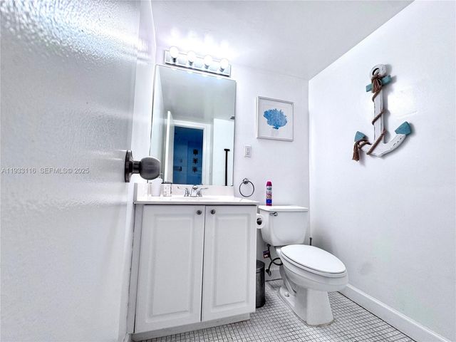 19390 Collins Ave 422, Sunny Isles Beach, FL 33160