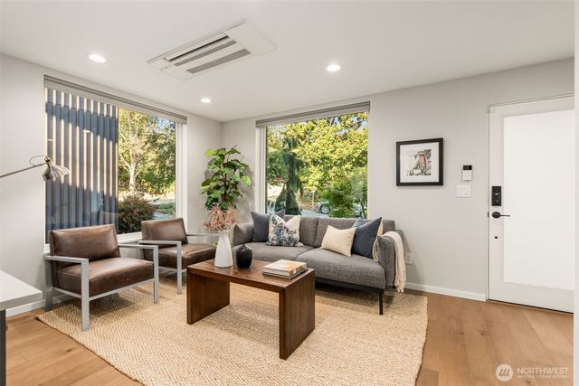 1105 Yakima Avenue S, Seattle, WA 98144