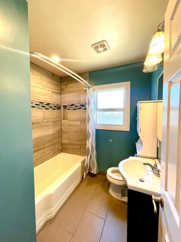 34 W Barrymore St, Stockton, CA 95204