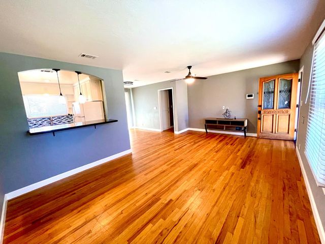 34 W Barrymore St, Stockton, CA 95204