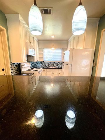 34 W Barrymore St, Stockton, CA 95204