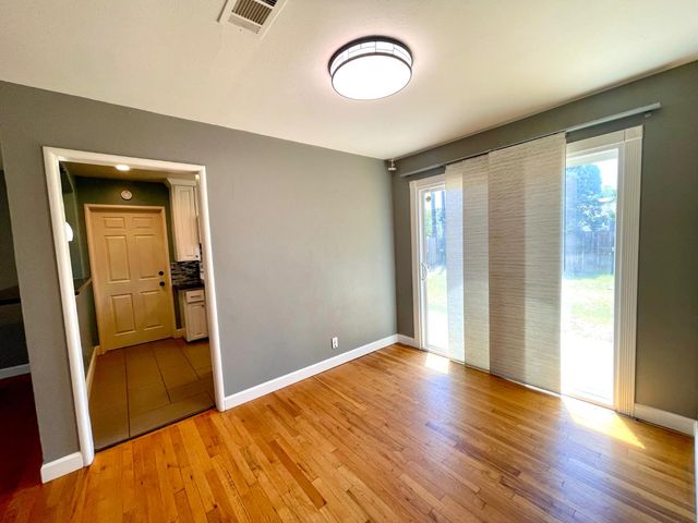 34 W Barrymore St, Stockton, CA 95204