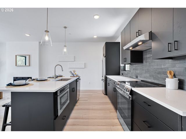 7306 Sw 13th Ave, Portland, OR 97239