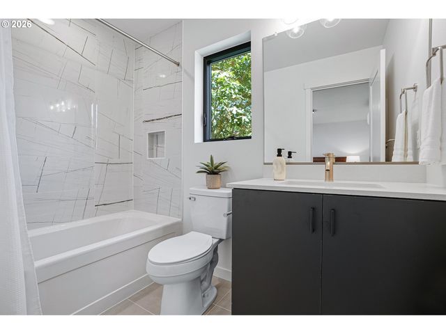 7306 Sw 13th Ave, Portland, OR 97239