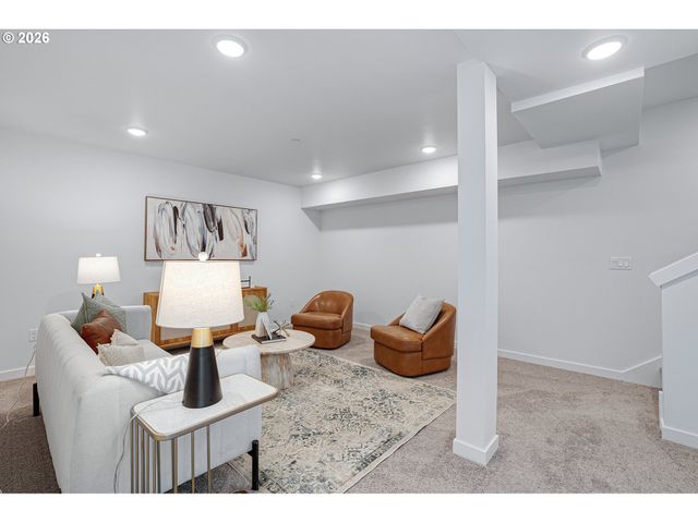 7306 Sw 13th Ave, Portland, OR 97239