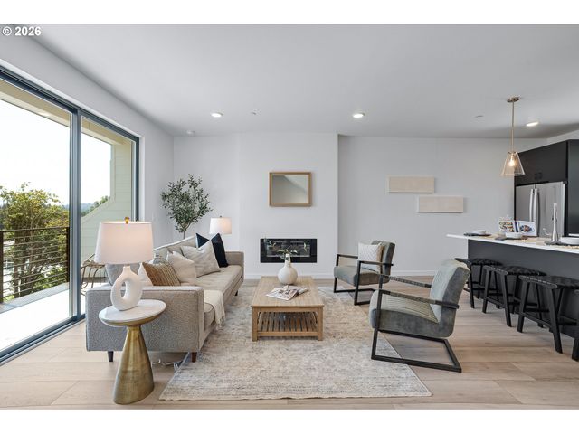 7306 Sw 13th Ave, Portland, OR 97239