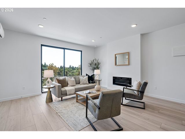 7306 Sw 13th Ave, Portland, OR 97239