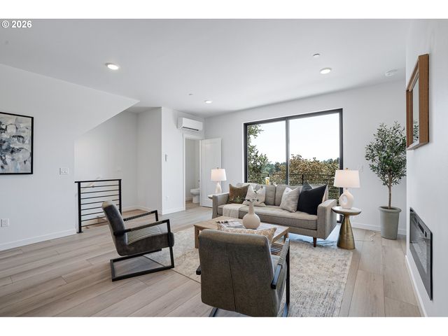 7306 Sw 13th Ave, Portland, OR 97239