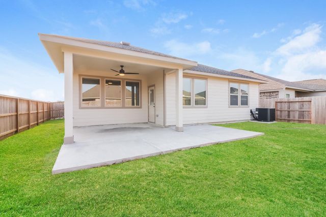 4615 Red Yucca Drive, Baytown, TX 77521