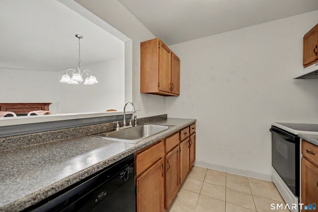 8 Rose Lane 24-7, Danbury, CT 06811