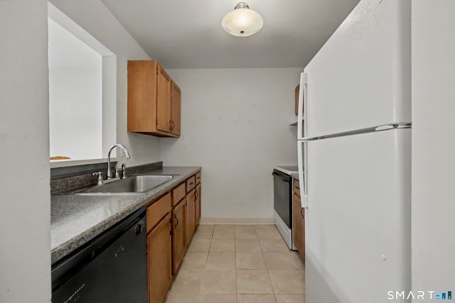 8 Rose Lane 24-7, Danbury, CT 06811