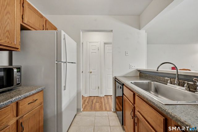 8 Rose Lane 24-7, Danbury, CT 06811