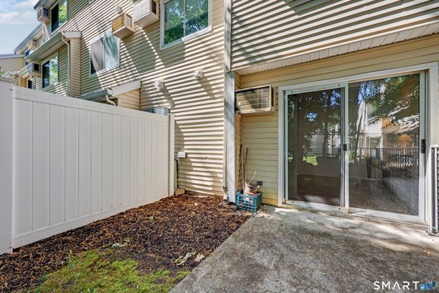 8 Rose Lane 24-7, Danbury, CT 06811