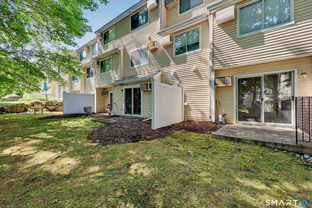 8 Rose Lane 24-7, Danbury, CT 06811