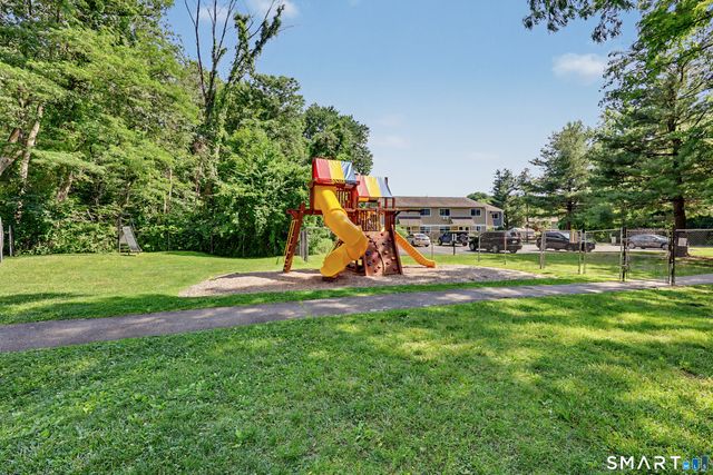 8 Rose Lane 24-7, Danbury, CT 06811