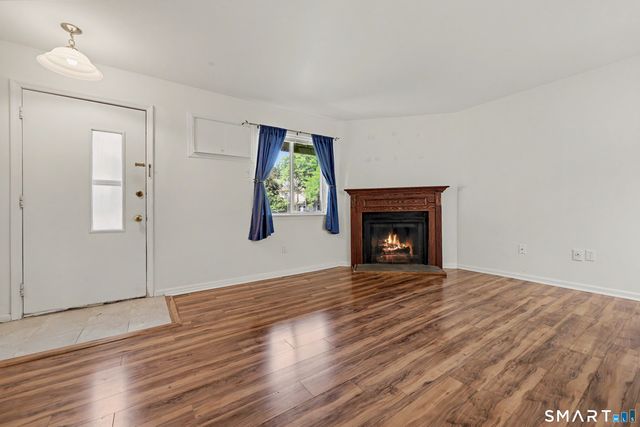 8 Rose Lane 24-7, Danbury, CT 06811