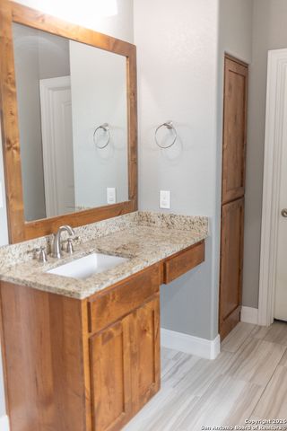 113 Ava Ridge, La Vernia, TX 78121