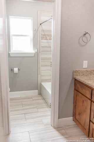 113 Ava Ridge, La Vernia, TX 78121