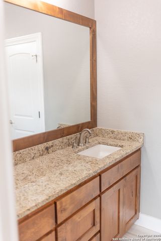 113 Ava Ridge, La Vernia, TX 78121