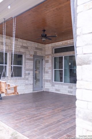 113 Ava Ridge, La Vernia, TX 78121