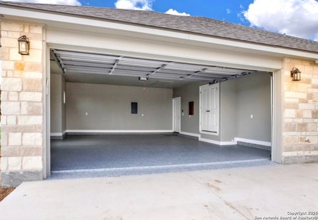 113 Ava Ridge, La Vernia, TX 78121