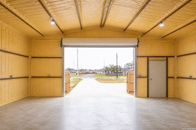 113 Ava Ridge, La Vernia, TX 78121