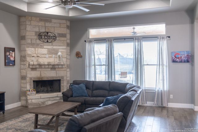 113 Ava Ridge, La Vernia, TX 78121