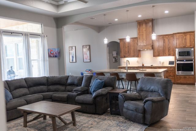 113 Ava Ridge, La Vernia, TX 78121