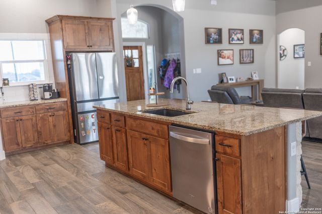 113 Ava Ridge, La Vernia, TX 78121