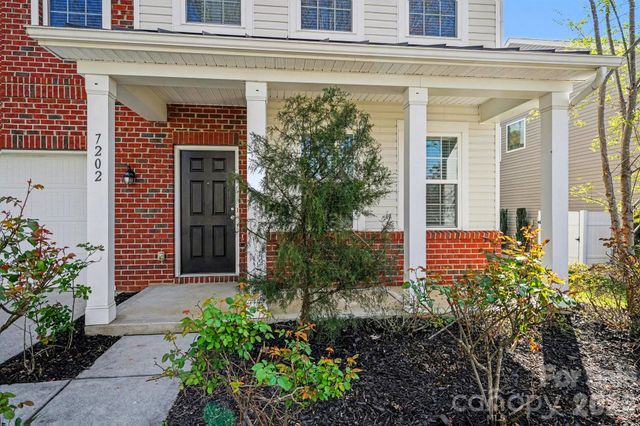 7202 Kinley Commons Lane, Charlotte, NC 28278