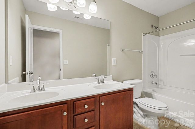 7202 Kinley Commons Lane, Charlotte, NC 28278