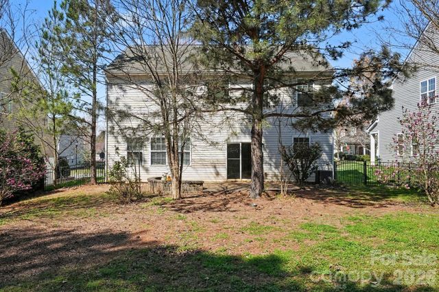 7202 Kinley Commons Lane, Charlotte, NC 28278