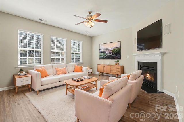 7202 Kinley Commons Lane, Charlotte, NC 28278