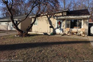 25236 Hopkins Street, Dearborn Heights, MI 48125