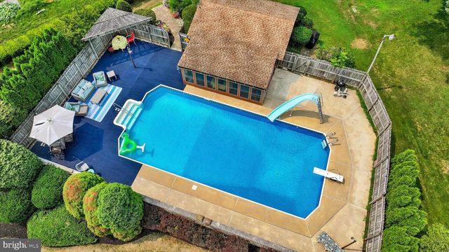 33 JAYANN DR, Lebanon, PA 17042
