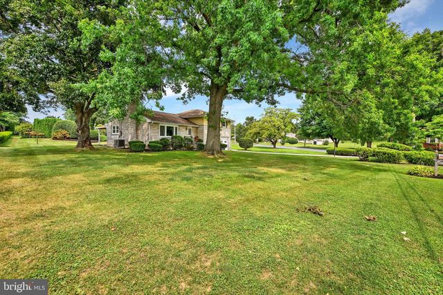 33 JAYANN DR, Lebanon, PA 17042