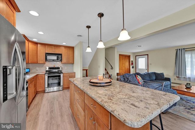 33 JAYANN DR, Lebanon, PA 17042