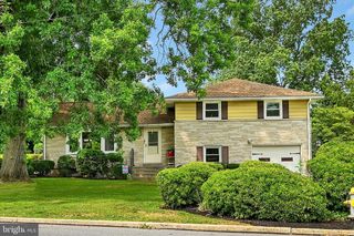 33 JAYANN DR, Lebanon, PA 17042